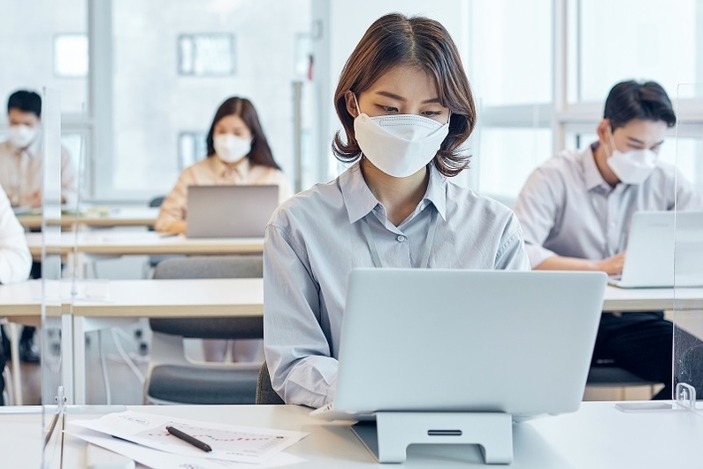 정부와 수도권 3개 시·도가 7월 1일부터 시행하기로 한 새로운 거리두기 개편안 적용 시점을 1주일 유예하기로 했다. (사진: 게티이미지)