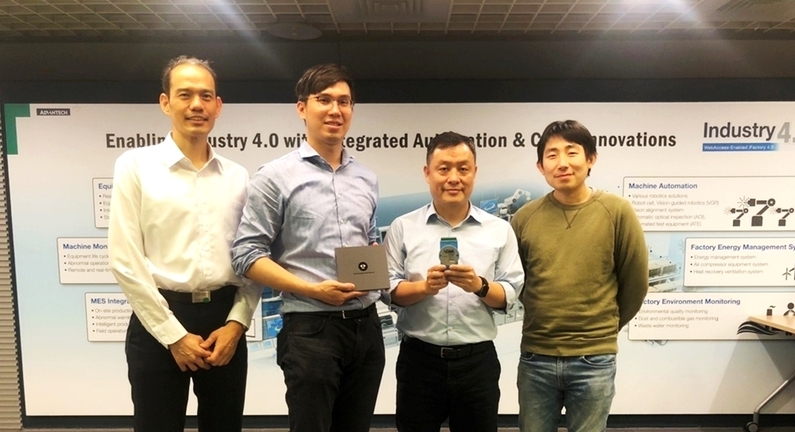 (왼쪽부터) IAR시스템즈의 벤 차이(Ben Tsai), 어드밴텍의 아담 린(Adam Lin)과 코나미 린(Konami Lin)