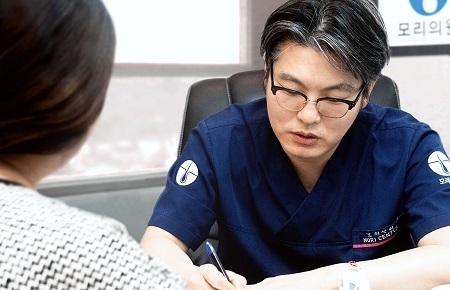 모리의원 이상욱 원장.