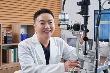 GS안과 시력교정센터장 김정섭 원장.