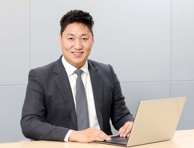 박민홍 상무는 “올해 택배 상하차 시 컨베이어 벨트 면에 닿는 송장을 인식할 수 있는 Bottom Side Barcode Reading System과 이 솔루션을 기반으로 6면 모든 면에서 바코드 리딩이 가능한 6면 터널 솔루션이 출시될 것”이라고 말했다.