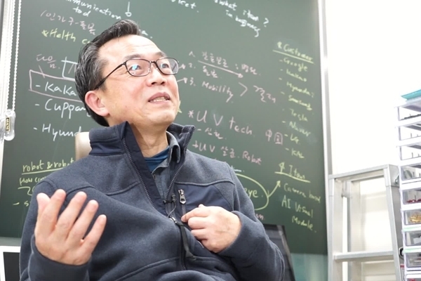 '한국비행로봇' 박진규 대표를 만났다. (사진 : 헬로티)