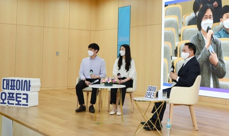 삼성SDI 최윤호 사장이 최근 임직원과의 ‘오픈토크’와 경영진과의 ‘소통 워크숍’을 연이어 진행하는 등 수평적이고 유연한 조직문화 구축을 위해 본격적인 소통 행보에 나섰다. (출처: 삼성SDI)