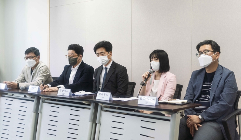 5월 24일 SK텔레콤은 서울 중구 본사에서 협력 관계에 있는 강소기업들과 함께 QRNG 칩과 관련된 사업 설명회를 열었다. (출처 : SK텔레콤)