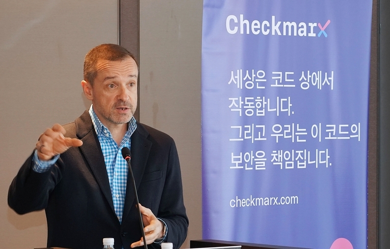 로만 투마(ROMAN TUMA) 체크막스 CRO