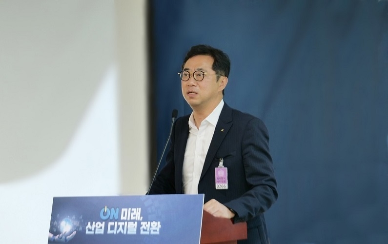 세아창원특수강 채민석 상무는 “성공적인 디지털 전환을 위해서는 데이터 센싱 사업 활성화, 산업별 중소·중견기업용 플랫폼 서비스 운영 활성화, 유통이력제 관련 법안 검토 및 시행이 필요하다”고 말했다.