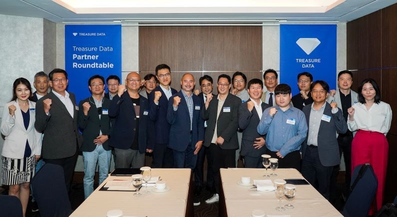 트레저데이터 코리아가 소공동 롯데호텔에서 개최한 '2022 파트너 데이(2022 Partner Day)' 행사를 마치고 참석자들이 기념 촬영을 하고 있다. (출처 : 트레저데이터 코리아)