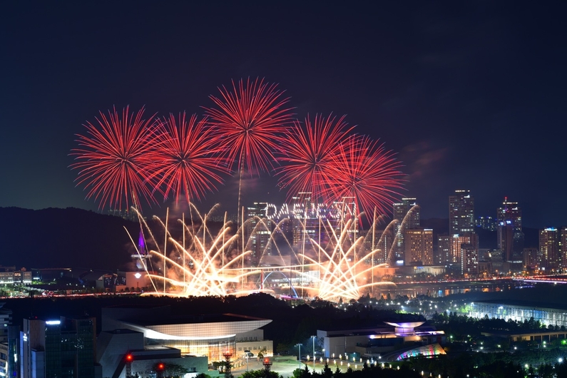 2022 대전 UCLG 총회 D-100일 기념 불꽃드론쇼 (출처 : 파블로항공)
