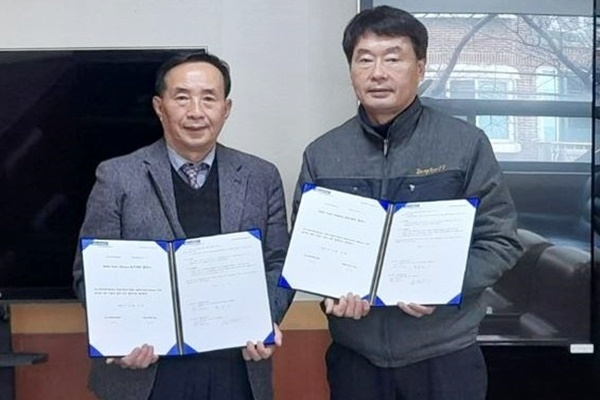어드밴텍케이알과 동서정보기술이 전략 파트너 비즈니스 협약식을 맺었다. (출처 : 어드밴텍케이알)