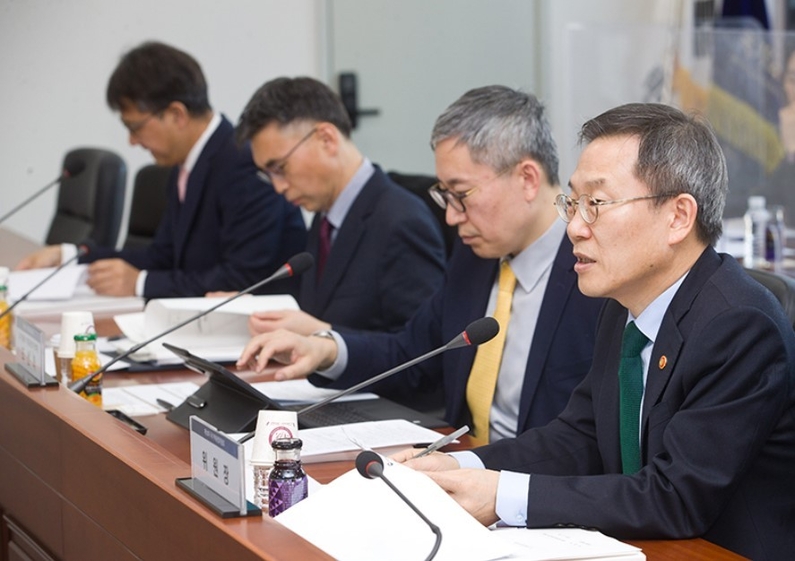 이종호 과학기술정보통신부 장관이 23일 오후 서울 강남구 한국과학기술회관에서 열린 ‘제18차 국가핵융합위원회’를 주재하고 있다. (출처: 과학기술정보통신부)