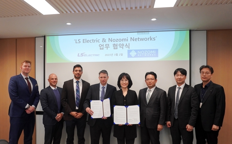 (왼쪽부터) Phillip 이사, Marco 이사, Diego 이사, Ivan 부사장, 이유미 상무(이하 LS일렉트릭), 박지용 지사장, 박양수 이사, 박민현 팀장(이하 노조미 네트웍스)