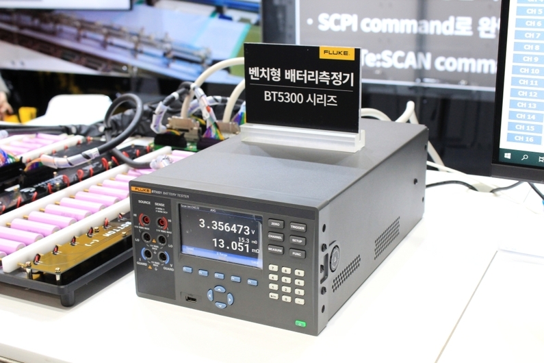 벤치형 배터리 측정기 BT5300 시리즈 (출처 : 헬로티)