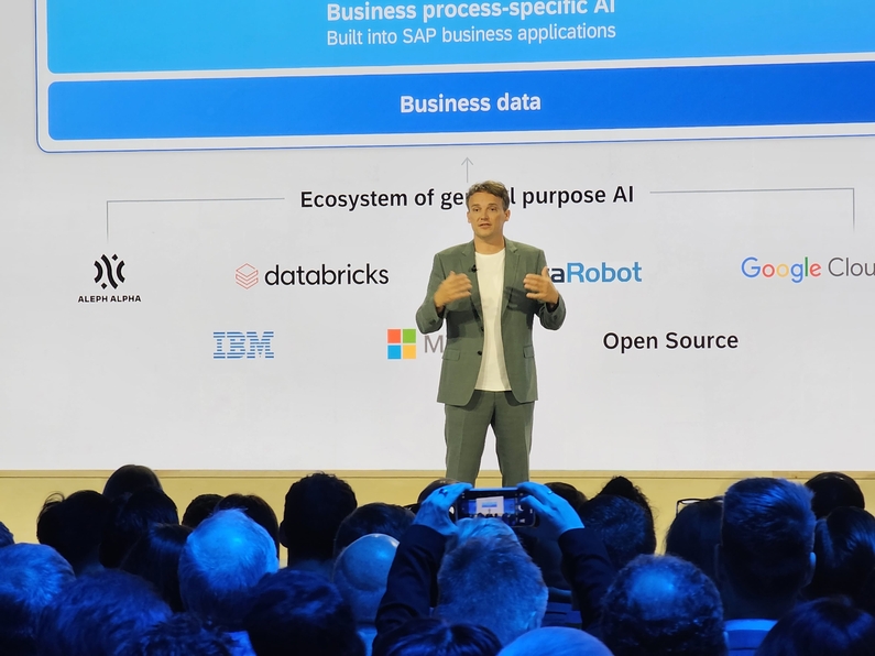 크리스찬 클라인 SAP CEO가 'SAP 사파이어 2023'에서 기조연설을 하고 있다. (출처 : SAP)