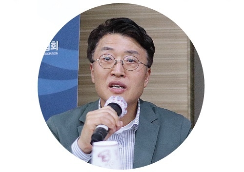 안광현 단장은 “중소기업의 가장 큰 문제는 디지털 전환에 대한 이해 부족”이라며 “‘디지털 전환을 하지 않으면 우리 회사가 망한다. 그래서 이것을 제대로 해야 되겠다’라고 하는 목적의식을 갖고 글로벌 스탠더드에 대해서도 접목시키려는 중소기업 경영자들의 이해가 먼저”라고 강조했다.