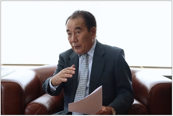 이토제작소 이토 스미오 회장은 “직원을 소중히 하는 회사는 대체로 이익을 올려 강인한 기업이 되어 있다”며 “채용한 사원을 더욱 소중히 여겨서 고도의 교육을 실시해야 기업이 발전할 것”이라고 말했다.