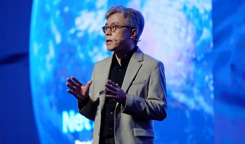 지난 27일(현지시간) 미국 실리콘밸리에서 열린 ‘삼성 파운드리 포럼 2023’에서 삼성전자 파운드리사업부 최시영 사장이 기조연설을 하고 있다. (출처 : 삼성전자)