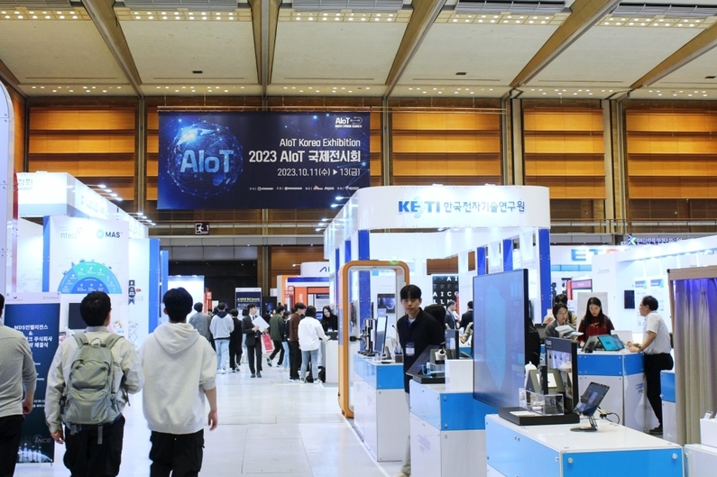 2023 AIoT 국제전시회 전시장 전경 (출처 : 헬로티)
