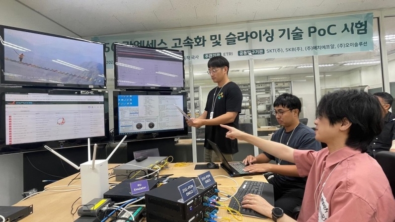 25Gbps급 애니커넥트 광액세스 기술 시험 모습 (출처: 한국전자통신연구원)