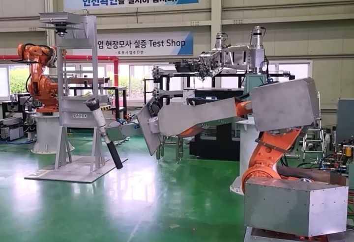 포스코DX 로봇 실험 현장 (출처 : 포스코DX)