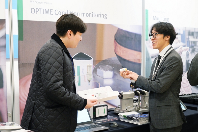 셰플러 심포지엄에서 회사관계자가 옵타임 제품에 대해 설명하고 있다. (출처 : 셰플러코리아)