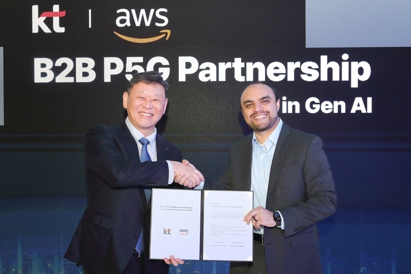(왼쪽부터) KT Enterprise부문장 안창용 부사장, 시바스 남비아르 AWS 통신 글로벌 사업 총괄