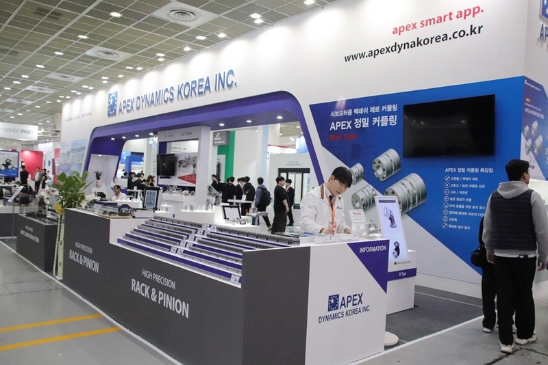 2024 스마트공장·자동화산업전 아펙스다이나믹스 전시부스에는 감속기·커플링·랙앤피니언 등 자동화 산업에서 활용 가능한 모션제어 기술이 총망라했다. (출처 : 헬로티)