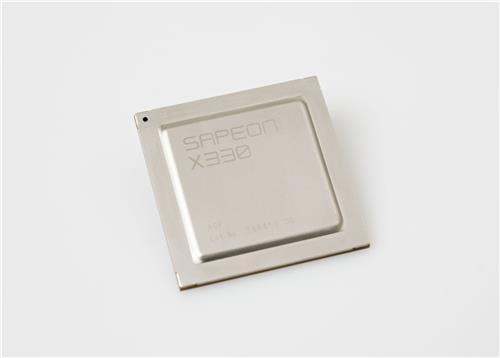 글로벌 AI 반도체 기업인 사피온(SAPEON)은 AI 반도체 ‘X300’ 아키텍처 기반의 오토모티브용 NPU IP를 차량용 종합 반도체 전문 기업인 텔레칩스에 공급한다고 3일 밝혔다. (출처: 사피온)
