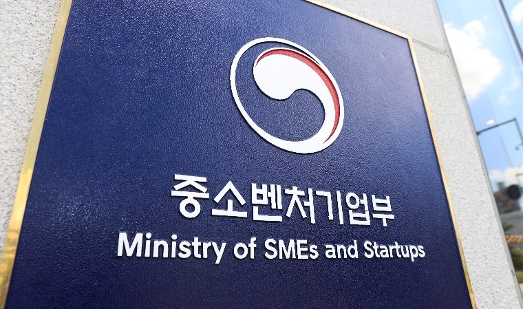 중소벤처기업부와 외교부는 중소·벤처기업의 글로벌 진출을 지원하기 위한 '팁스-CTS 연계사업 및 글로벌 팁스 사업 설명회'를 오는 9일 강남구 소재 창업지원 공간인 팁스타운에서 공동으로 개최한다고 6일 밝혔다. 