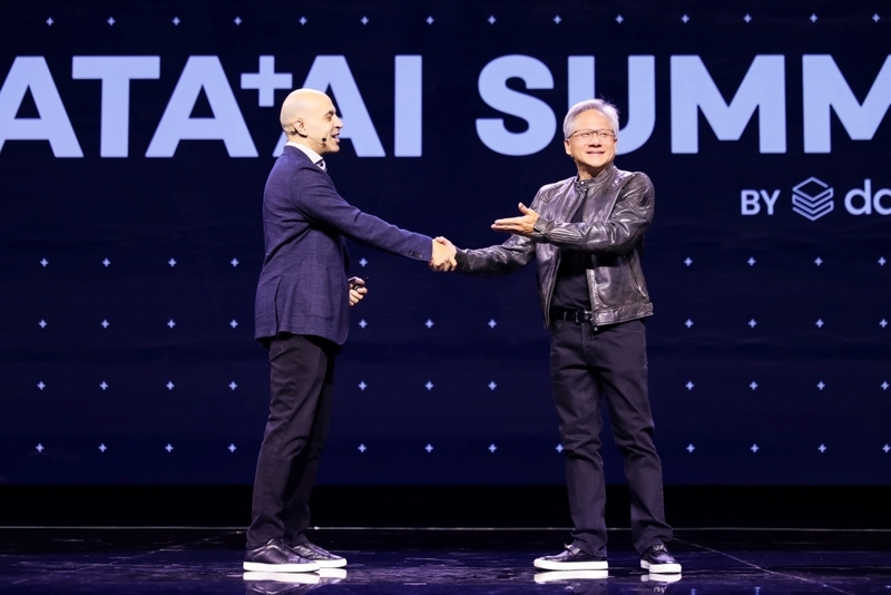 데이터 + AI 서밋에 참가한 (왼쪽부터) 알리 고드시 데이터브릭스 CEO와 젠슨 황 엔비디아 창립자 겸 CEO