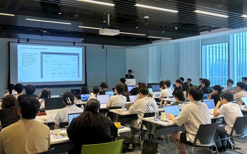 한국IBM과 경기과학기술대가 함께 진행한 ‘2024년 하계 IBM AI 해커톤’ 전경