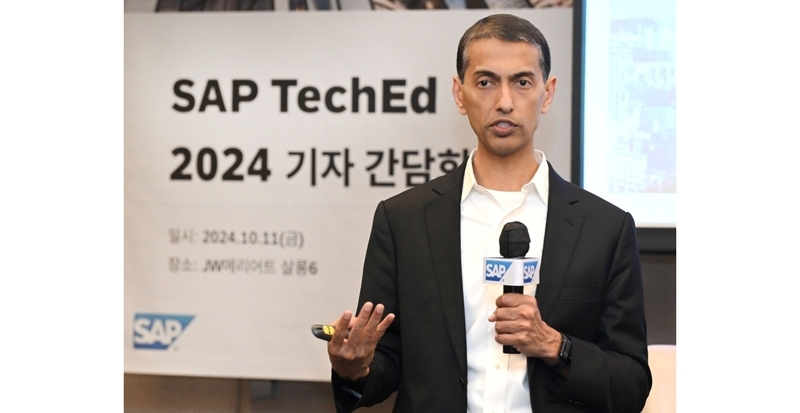 무함마드 알람(Muhammad Alam) SAP 제품 엔지니어링 총괄이 이달 11일 열린 SAP TechEd에서 비즈니스 혁신에 기여하는 SAP의 기술 역량과 포트폴리오를 발표했다. (출처 : SAP)