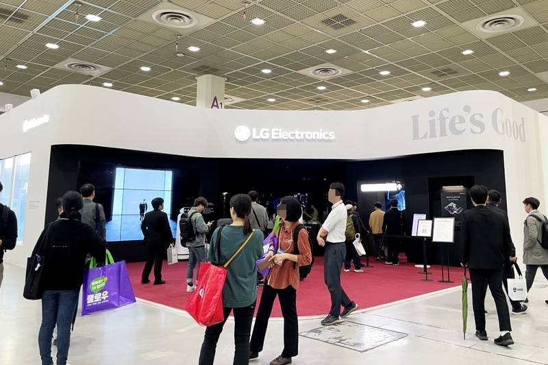 한국전자전 2024에 참가한 LG전자 부스 전경 (출처 : 헬로티)