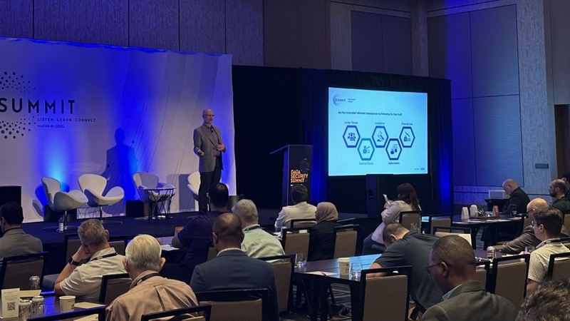 론 아덴 파수 미국법인 CTO가 Data Security Summit Dallas 세션 발표를 하고 있다. (출처:파수)