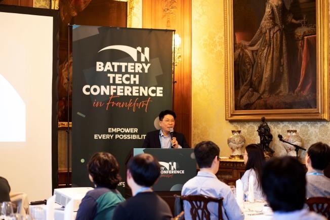 ‘BTC in 프랑크푸르트’에서 발표하는 김동명 LG엔솔 CEO (출처 : LG에너지솔루션)