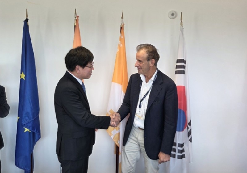 박선순 다원시스 회장, 피에트로 바라바스키 ITER 사무총장 (출처 : 다원시스)