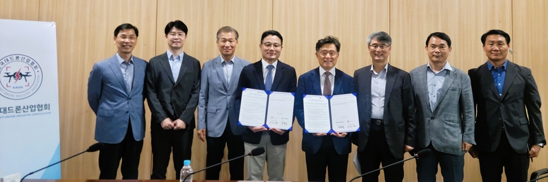 양 기관 관계자가 국내 드론 기술 발전 및 성장을 위한 지속적인 협력을 다짐했다. (출처 : 메쎄이상)