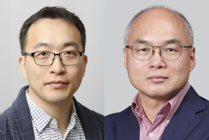 (왼쪽부터)인하대 김명웅 화학·화학공학융합학과 교수와 이진균 고분자공학과 교수 (출처 : 인하대학교)