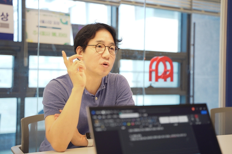 글로벌 진출에 대한 로드맵을 제시한 이용권 CBO. (출처 : 헬로티 최재규 기자)