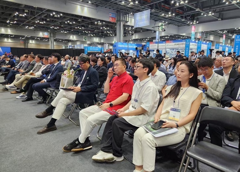 KICEF 2025와 공동 개막한 산업단지의날 행사장에 중국 상하이 스타링크 정흥재 회장, 박상민 대표, 김성진 이사 등 주요 인사들과 함께 강소성·연변·산동성 등 주요 지방정부의 주한 경제무역대표처 관계자들이 대거 참석했다.