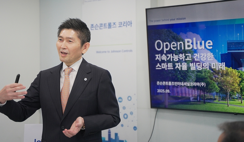 김한준 대표는 이달 23일 열린 기자간담회에서 건물이 새로운 흐름으로 전환되고 있다고 설명했다. 이는 건물이 도시 내 새로운 운영체제로 진화하고 있음을 뜻한다. (출처 : 헬로티 최재규 기자)