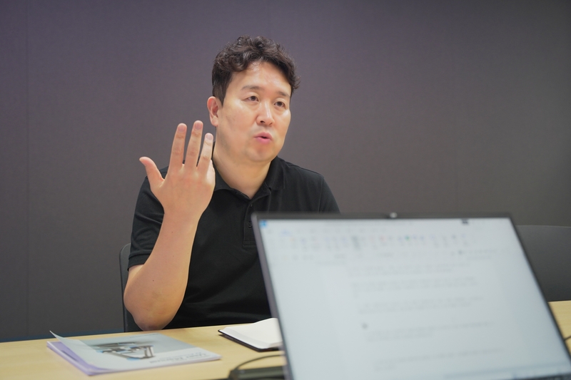 이내형 대표가 강조한 국내 로봇 경쟁력 확보 방안은 전방위 생태계를 한데 융합한 방법론이다. (출처 : 헬로티 최재규 기자)