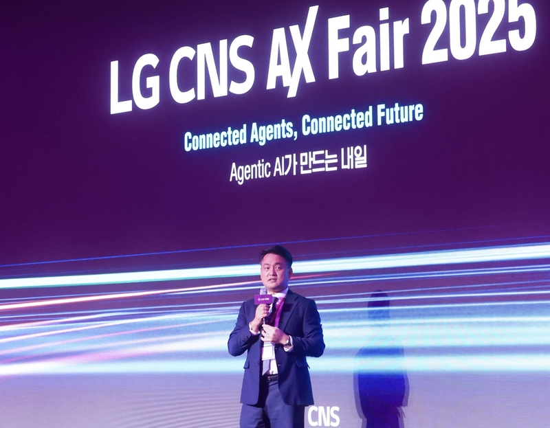 ‘AX페어 2025’에서 LG CNS AI클라우드사업부장 김태훈 전무가 환영사를 하고 있다. (출처 : LG CNS)