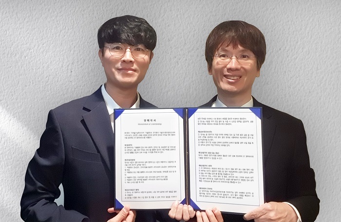 대체불가능회사 이충 대표(좌)와 서울다나운네트워크 이승화 대표. (제공: 대체불가능회사)