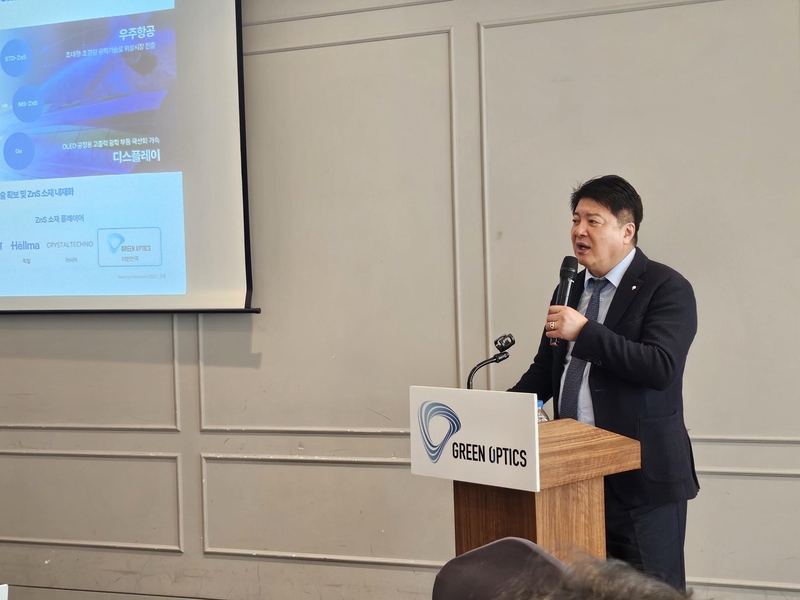 그린광학은 30일 서울 여의도에서 기자간담회를 열고 회사의 경쟁력과 향후 성장 전략을 공개하면서, 오는 11월 코스닥 시장에 입성해 국내를 넘어 글로벌 초정밀 광학 기술 기업으로 도약하겠다는 포부를 밝혔다. (출처 : 그린광학)