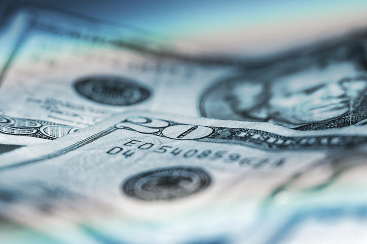 31일 원/달러 환율 종가는 전날보다 2.1원 내린 1424.4원으로 집계됐다. (출처 : 게티이미지)