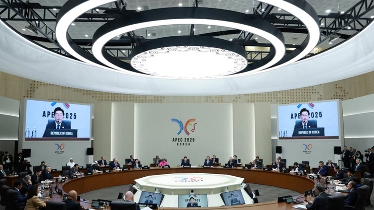 [봇규의 키워드PICK] APEC서 미래 좌표 찍은 韓 로봇, 피지컬 AI 생태계 주도권 확보할까