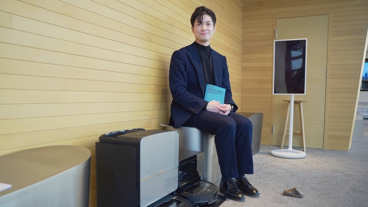 [봇규가 간다] 가장 친근한 로봇이 무대 한가운데 섰다...로봇 청소기가 쓰는 새로운 ‘사용설명서’