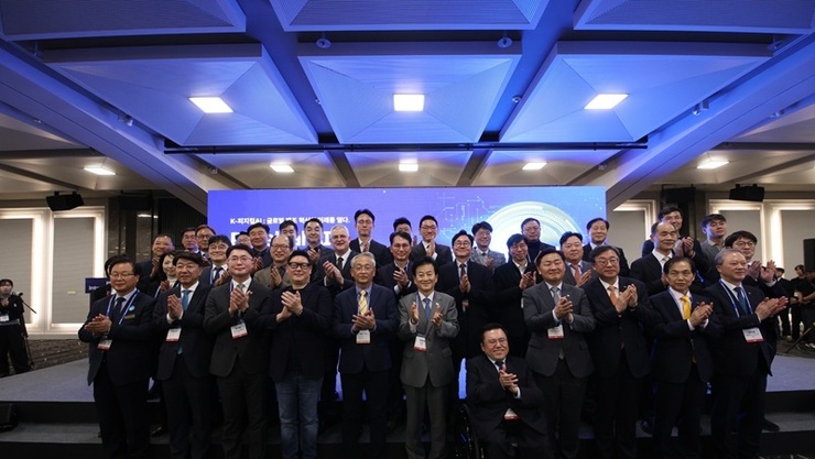 [봇규의 헬로BOT] “지능이 현실을 움직인다”...10조 원 승부수 던진 ‘K-피지컬 AI’