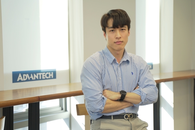 [헬로DX] 현장에서 숨 쉬는 AI, 어드밴텍이 AW 2026에서 공개할 '지능형 자율화' 비전