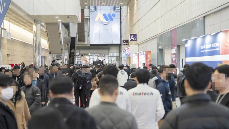 [봇규가 간다] AW 2026 ② | 단품 로봇 시대 종언? 플랫폼으로 통합된 ‘자율제조’ 인사이트 건네다